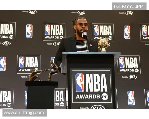 迈克康利的篮球之路与职业生涯的辉煌成就回顾